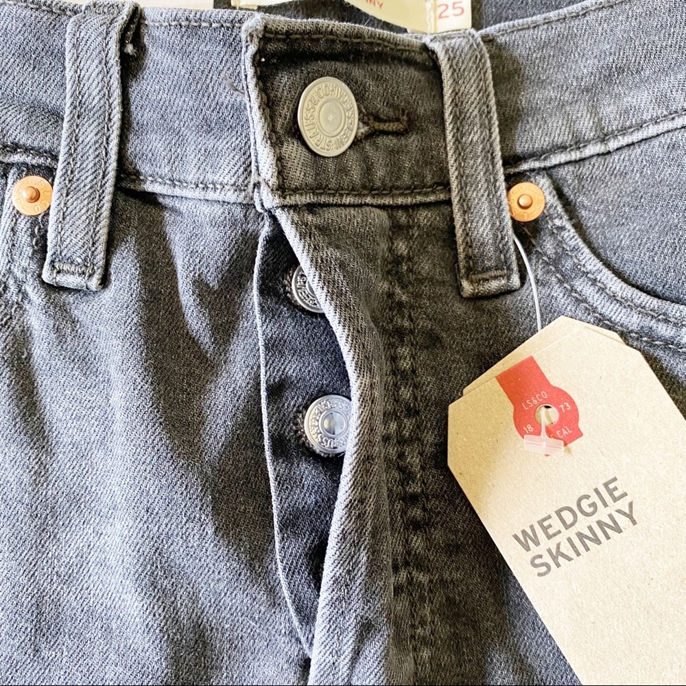 LEVI’S Wedgie Skinny Button Fly Jeans Black NWT - Picture 10 of 12